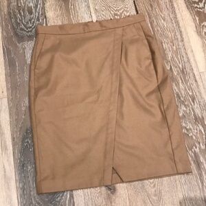 BANANA REPUBLIC TAN SKIRT SIZE 4